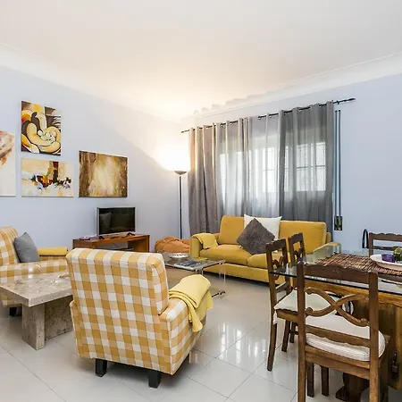 D. Rodrigo Apartment *